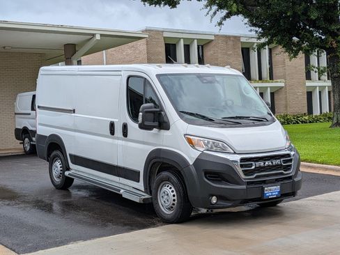 Used 2025 RAM ProMaster 2500 w/ U-Haul Equipment Group FWD image 3