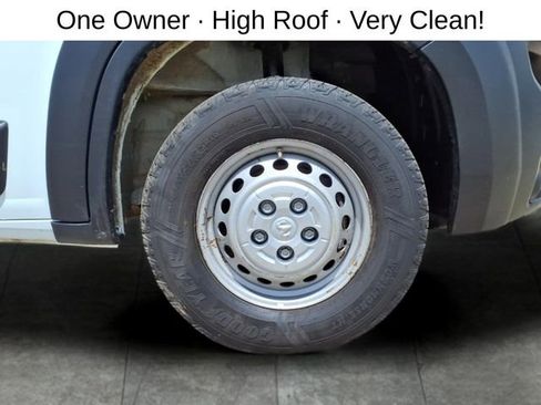 Used 2025 RAM ProMaster 2500 w/ Convenience Group FWD image 9