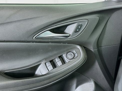 Used 2025 Buick Encore GX Preferred FWD image 13