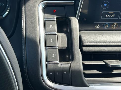 Used 2021 Chevrolet Tahoe Z71 w/ Z71 Signature Package image 39