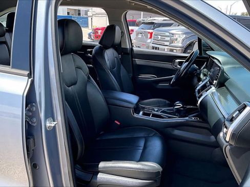 Used 2022 Kia Sorento S FWD image 9