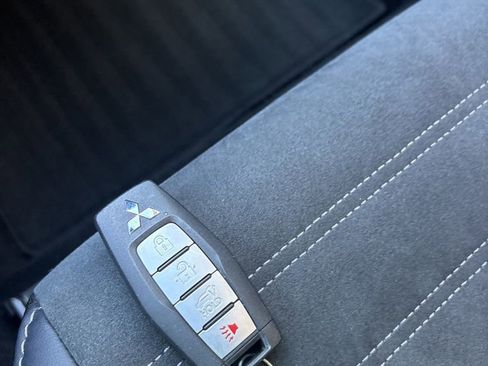 Used 2025 Mitsubishi Outlander SE AWD/4WD image 33