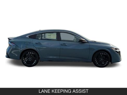 New 2026 Nissan Sentra SR w/ Floor Mat Package FWD image 6