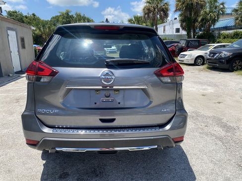 Used 2018 Nissan Rogue S AWD/4WD image 6