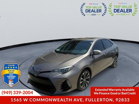 Used 2017 Toyota Corolla SE w/ SE Premium Package FWD image 1