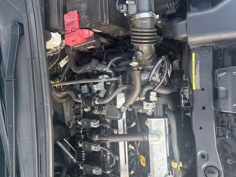 Used 2021 Nissan Versa SV image 37