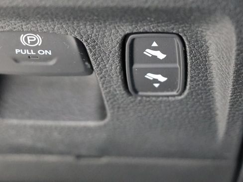 Used 2023 RAM 1500 Big Horn AWD/4WD image 33