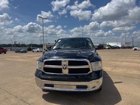 Used 2021 RAM 1500 Classic SLT image 5