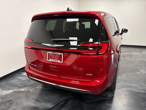 New 2026 Chrysler Pacifica Select AWD/4WD image 7