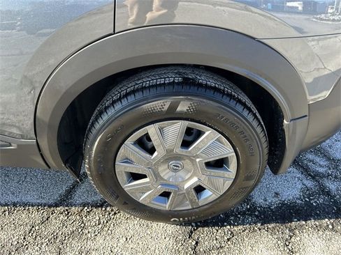 Used 2025 Nissan Kicks S image 11