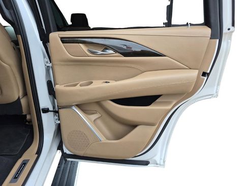 Used 2018 Cadillac Escalade Platinum image 23