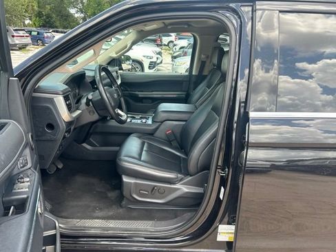 Used 2024 Ford Expedition XLT AWD/4WD image 5