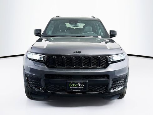 Used 2024 Jeep Grand Cherokee L Laredo image 2