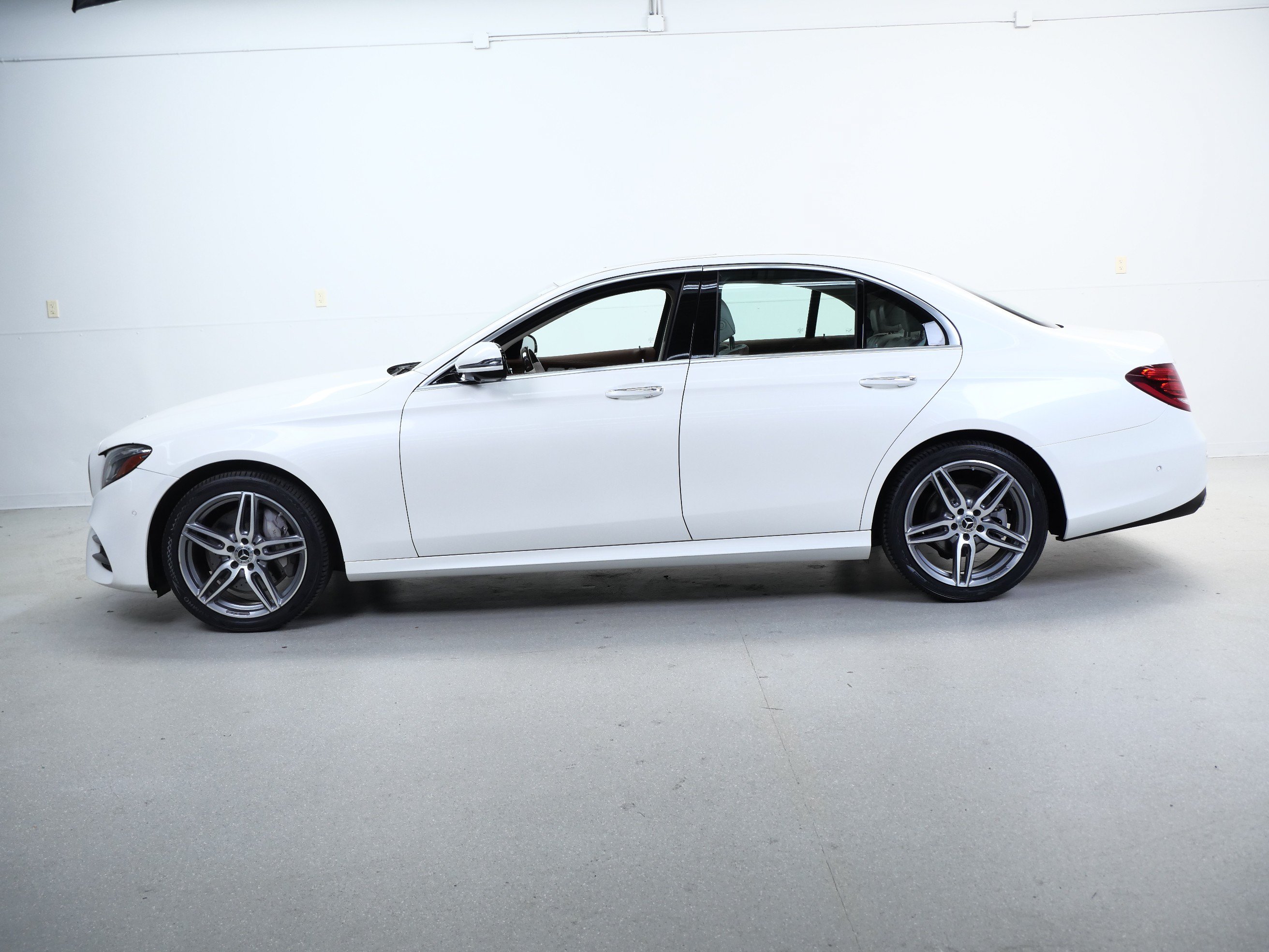 Used 2018 Mercedes-Benz E 300 image 9