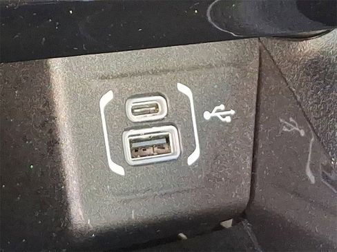 Used 2022 Jeep Compass Latitude image 25