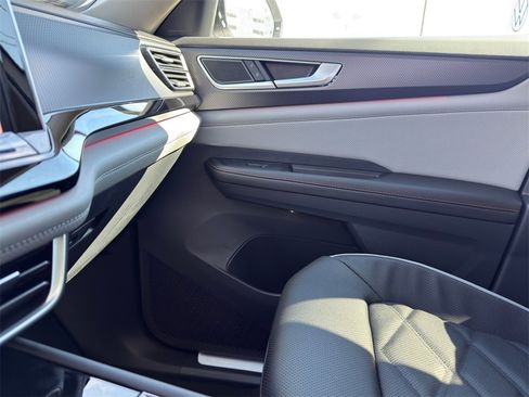 New 2026 Volkswagen Atlas Peak Edition image 22