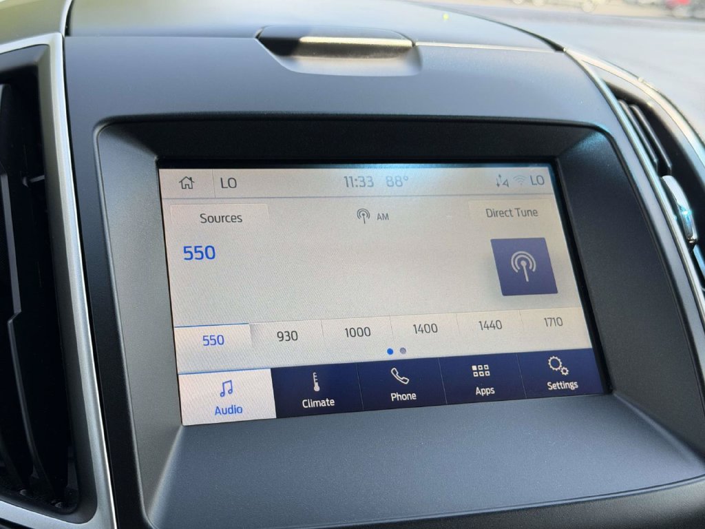 Used 2019 Ford Edge SEL w/ Equipment Group 201A FWD image 3