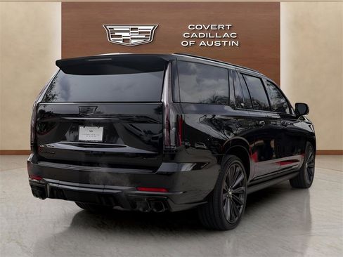 Certified 2025 Cadillac Escalade ESV V image 4