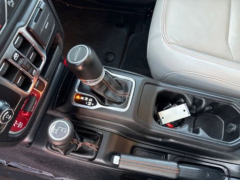 Used 2023 Jeep Gladiator Mojave w/ Cold Weather Group image 24