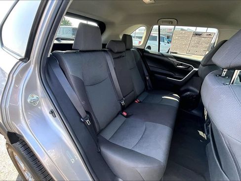 Used 2024 Toyota RAV4 XLE FWD image 27
