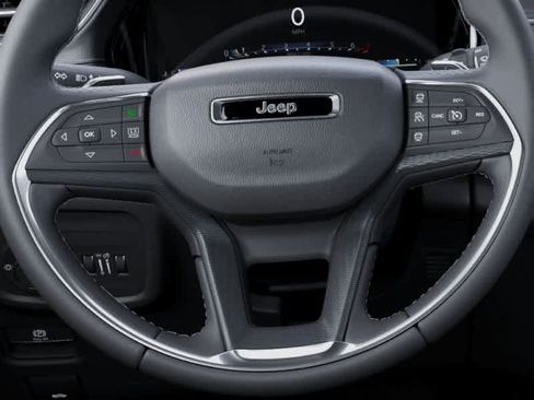 Used 2025 Jeep Grand Cherokee Laredo RWD image 38