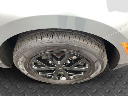 Used 2023 Chevrolet Equinox LT w/ Driver Convenience Package image 25