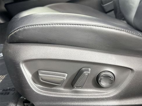 Certified 2022 Toyota Prius image 28