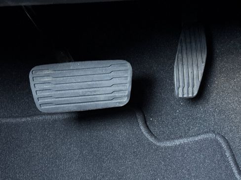 Used 2025 Chevrolet Suburban Premier image 40