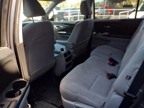 Used 2018 Honda Pilot LX image 17