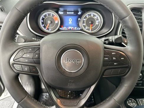 Used 2022 Jeep Cherokee Trailhawk image 20