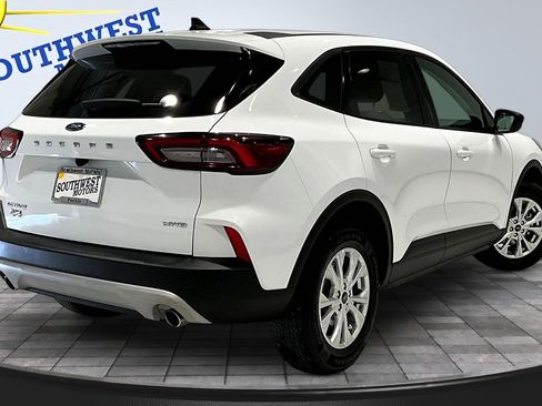 Used 2025 Ford Escape Active AWD/4WD image 7