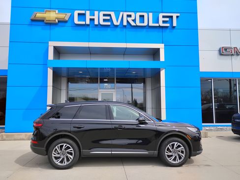 Used 2023 Lincoln Corsair AWD w/ Equipment Group 101A image 35