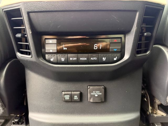 Used 2023 Toyota Sequoia Capstone AWD/4WD image 21