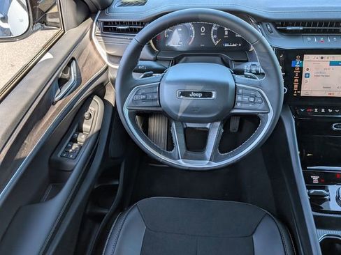 New 2026 Jeep Grand Cherokee Altitude AWD/4WD image 15