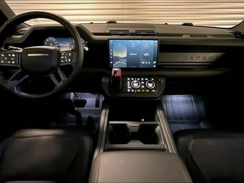 Certified 2025 Land Rover Defender 110 S AWD/4WD image 18