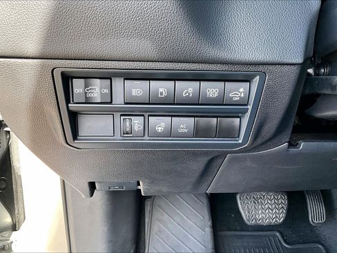 Used 2025 Toyota Sequoia SR5 image 31