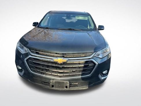 Used 2020 Chevrolet Traverse LT w/ Driver Confidence II Package image 3