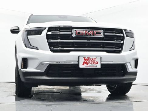 Used 2025 GMC Acadia Elevation AWD/4WD image 29
