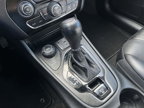 Used 2023 Jeep Cherokee Altitude Lux image 24