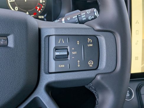 New 2026 Land Rover Defender 110 X-Dynamic SE image 15