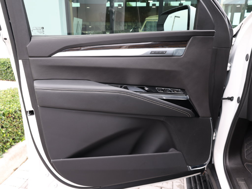 Used 2025 Cadillac Escalade ESV Premium Luxury w/ LPO, Floor Liner Package AWD/4WD image 14