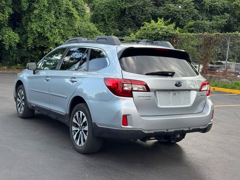 Used 2017 Subaru Outback 2.5i Limited AWD/4WD image 5