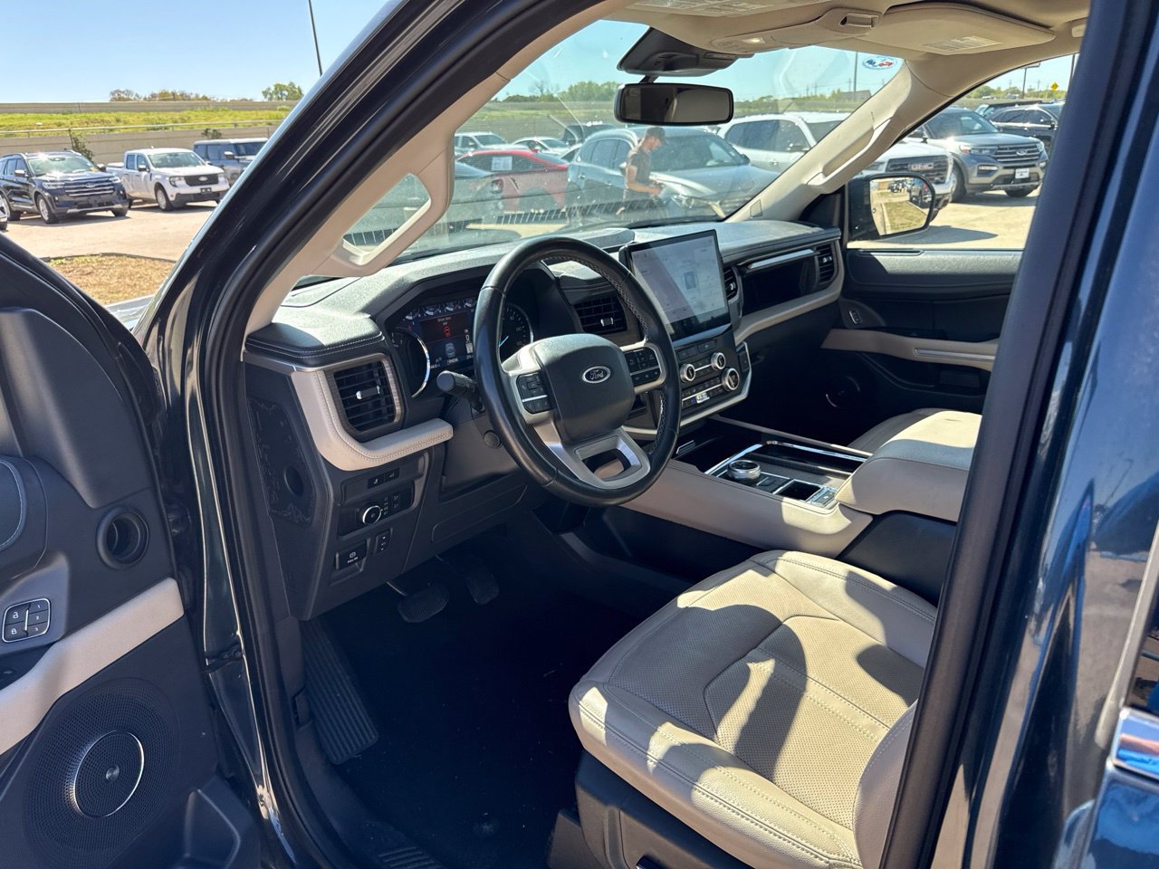 Used 2024 Ford Expedition Max Limited RWD image 21