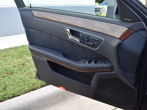 Used 2011 Mercedes-Benz E 350 4MATIC Sedan image 70