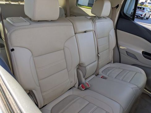 Used 2023 GMC Acadia Denali image 18