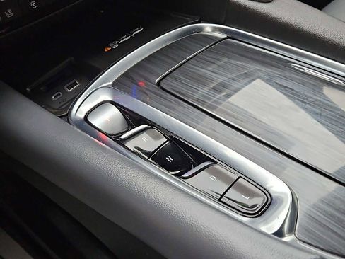 Certified 2024 Buick Enclave Premium FWD image 32