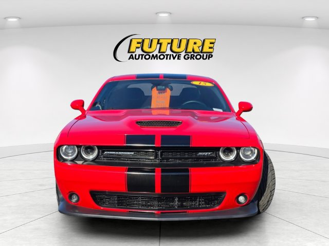 Used 2015 Dodge Challenger SRT w/ Technology Group RWD image 2