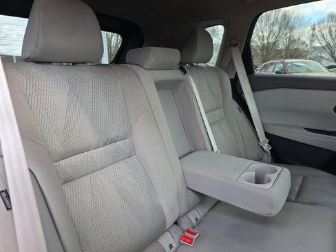 Used 2024 Nissan Rogue SV image 12