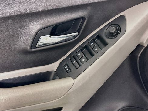 Used 2016 Chevrolet Trax LT FWD image 15