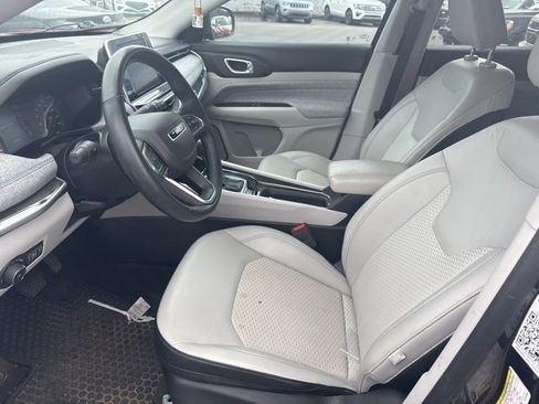 Used 2022 Jeep Compass Latitude w/ Sun and Sound Group image 14